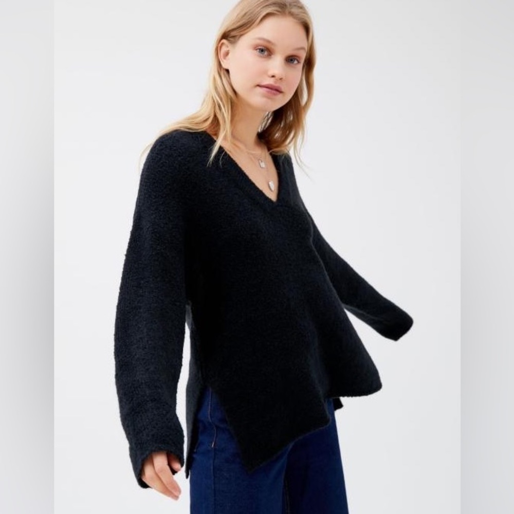 Urban Outfitters Rosie Black V-Neck Soft Split Hem Sweater